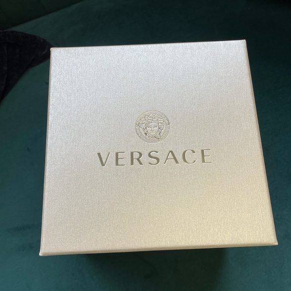 Versace Watch - Picture 5 of 6